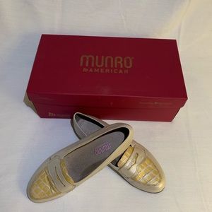 Bone Kid/Bone Croc Loafers Munro American